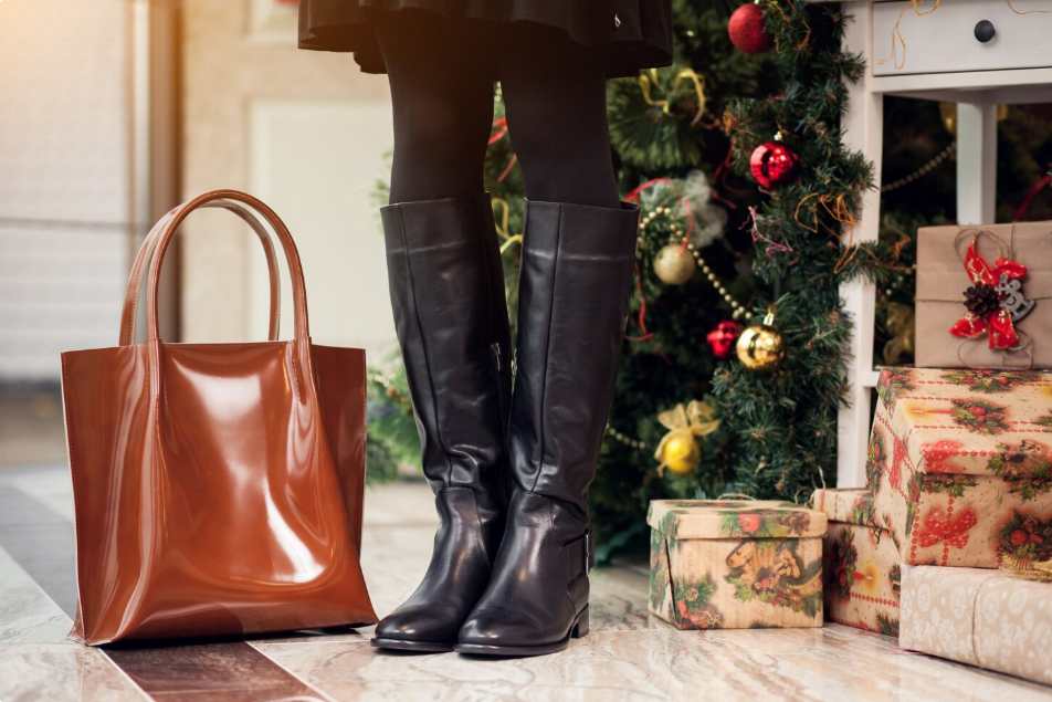 What Bag to Carry for Christmas