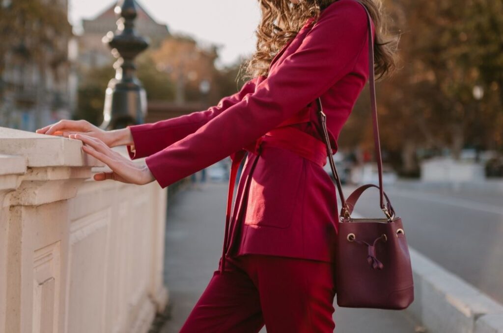 Why Personalized Leather Crossbody Bags Stand Out in the 2026 Accessory Market (1)